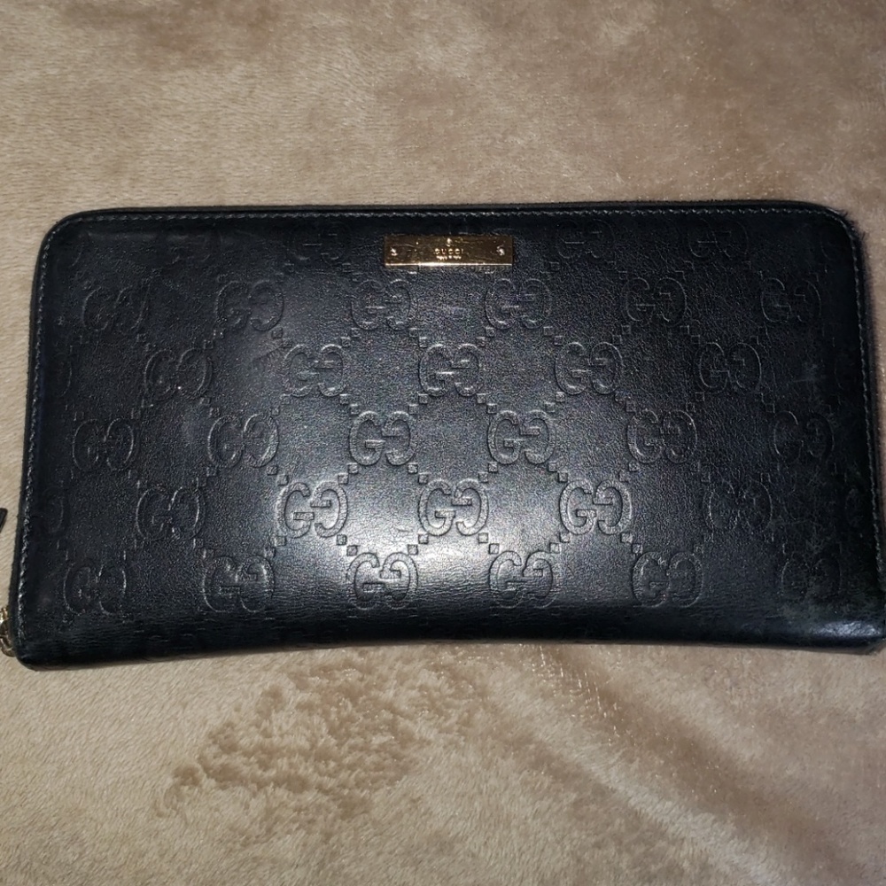 100% Authentic GG Gucci Wrap around